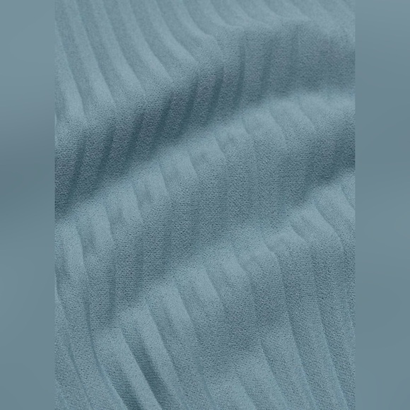 Aritzia Babaton Advocate Blouse Slab Blue S *NWOT* - Picture 4 of 8